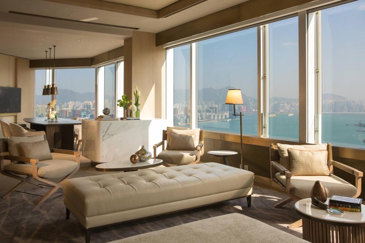 Renaissance Hong Kong Harbour View Hotel Exterior photo